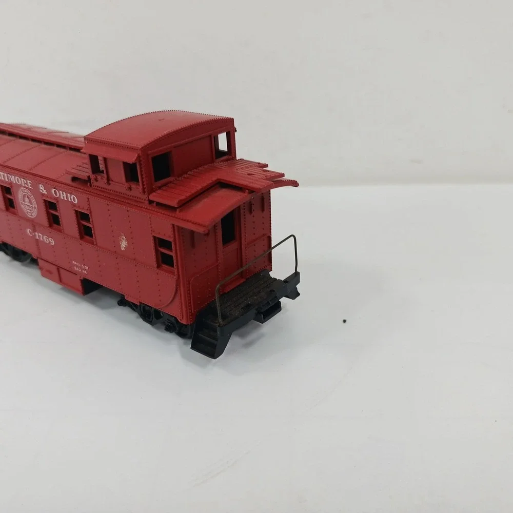Athearn Baltimore & Ohio B&O Caboose C-1769 Red HO Scale Model Train Car